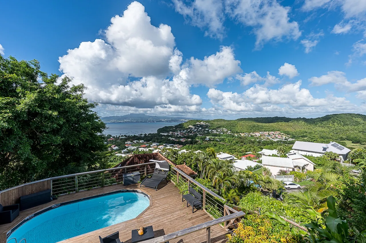 Horizon Caraïbes — Vue Mer & Piscine — Appartement à Les Trois-Îlets