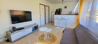 Cayenne Chic 3