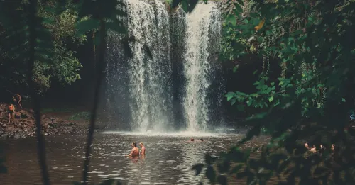 Cascade de Fourgassie à Roura : le spot de baignade nature préféré des Cayennais