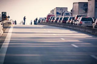Circulation et parkings un jour de tir à Kourou