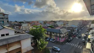 Dormir près de la préfecture et du tribunal de Cayenne : démarches et audiences