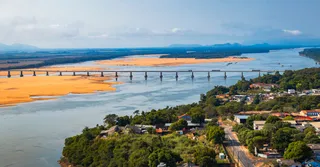 Passer la frontière : Guyane-Brésil à Saint-Georges de l'Oyapock