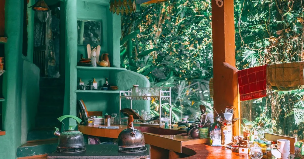 Louer un gîte avec expérience culinaire créole : fiscalité du meublé en DOM