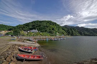 Grand-Rivière : bout de l'île, plage de galets et randonnée du Prêcheur