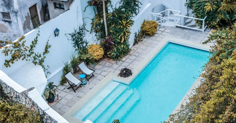 Hôtel ou location saisonnière aux Antilles-Guyane : que choisir ?