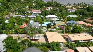 Louer à Cayenne à la nuit sans Airbnb : moins cher, et quelqu’un répond