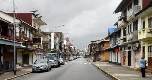 Voiture en Guyane : acheter ou louer en arrivant ?