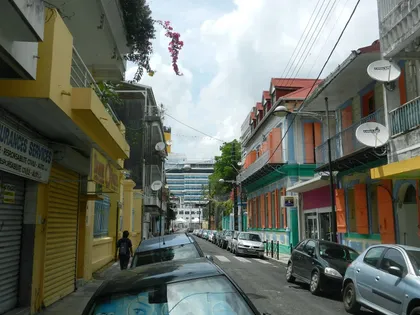 Voiture en Guadeloupe : acheter ou louer