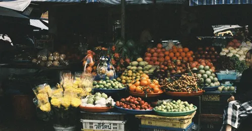 Marché de Basse-Terre : reconnaître et cuisiner les fruits-pays et légumes racines
