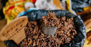 Marché de Fort-de-France : guide complet du grand marché couvert (épices, horaires, bons plans)