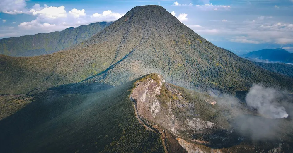Montagne Pelée classée UNESCO : 3 sentiers d'ascension comparés
