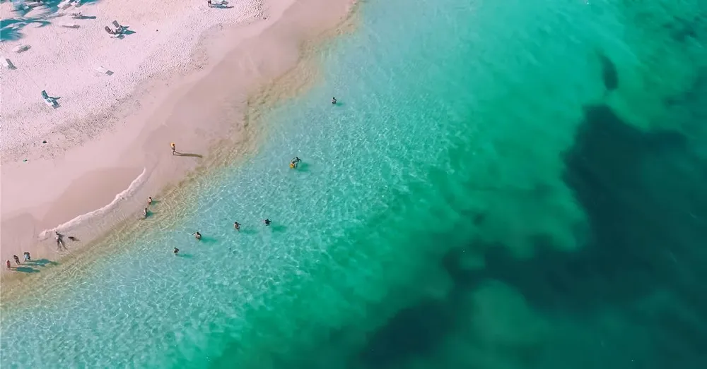 Plages secrètes de Grande-Terre : nos anses confidentielles entre Le Moule et Saint-François