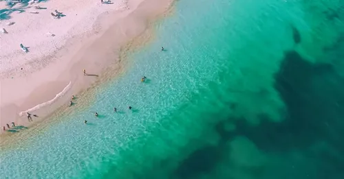 Plages secrètes de Grande-Terre : nos anses confidentielles entre Le Moule et Saint-François