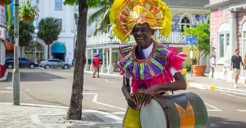 Saisonnalité touristique en Guyane : louer pendant le Carnaval et la saison sèche